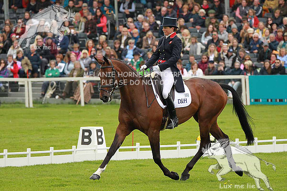 MHH_1510 Piggy French  Vanir KAMIRA
